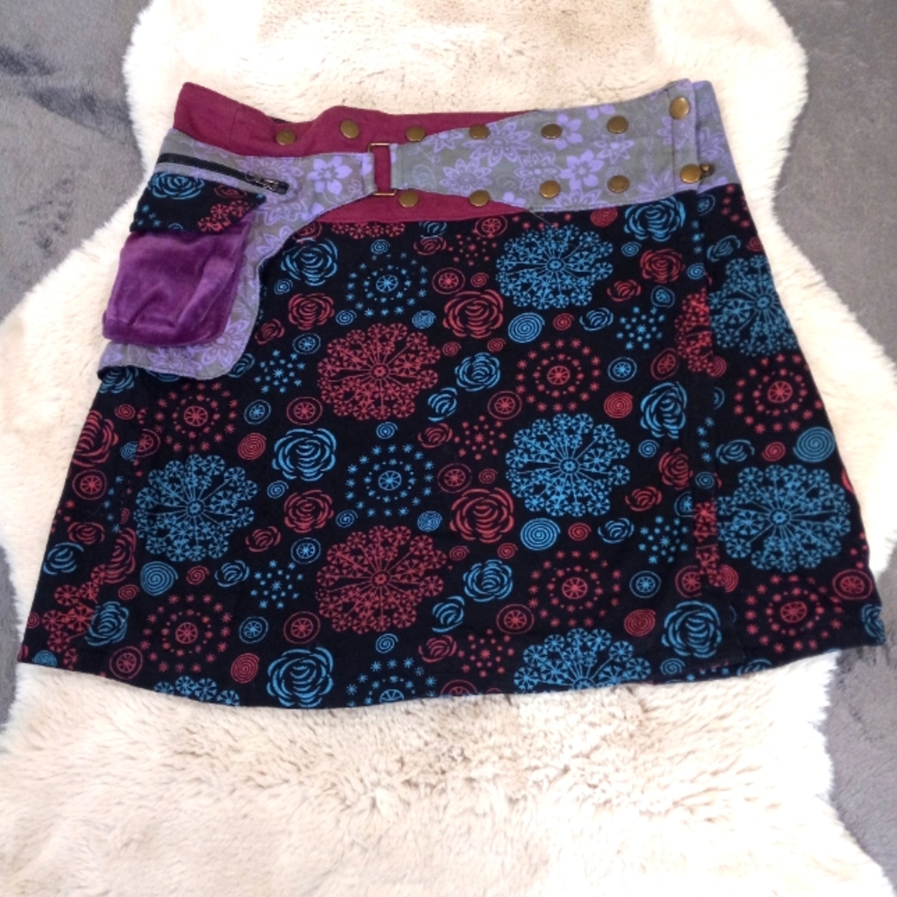 Adjustable mini skirt